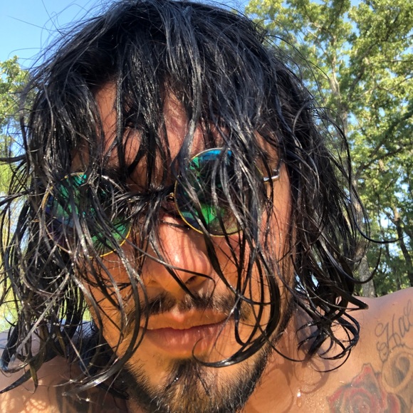 Meet your Posher, Richard - Picture 1 of 1